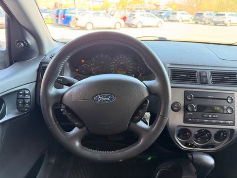 Used 2007 Ford Focus ZX5 Hatchback image 18