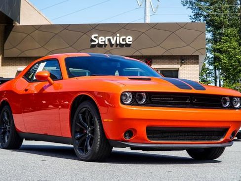Used 2018 Dodge Challenger SXT w/ Blacktop Package RWD image 4