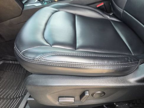 Used 2019 Ford Explorer XLT w/ Equipment Group 202A FWD image 21