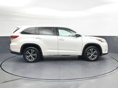 Used 2018 Toyota Highlander LE
