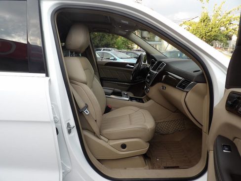 Used 2014 Mercedes-Benz GL 450 4MATIC image 6