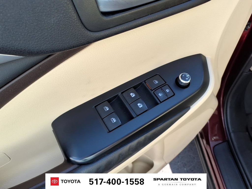Used 2015 Toyota Highlander XLE FWD image 15