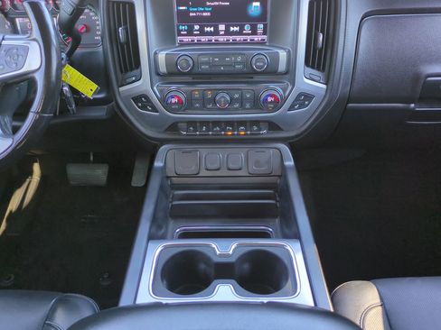Used 2018 GMC Sierra 1500 SLT AWD/4WD image 19