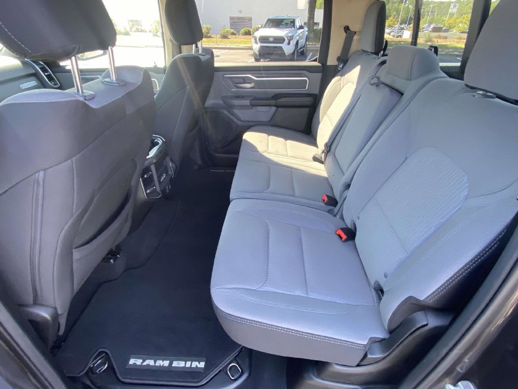 Used 2019 RAM 1500 Big Horn AWD/4WD image 11