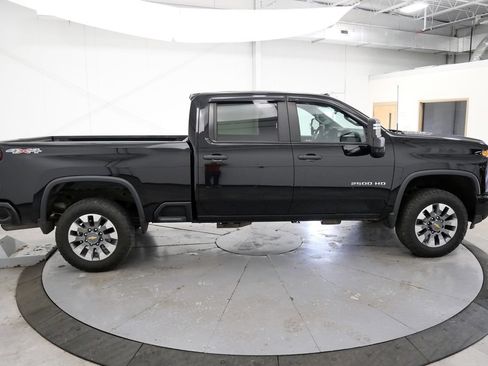 Used 2024 Chevrolet Silverado 2500 Custom w/ Custom Value Package AWD/4WD image 8