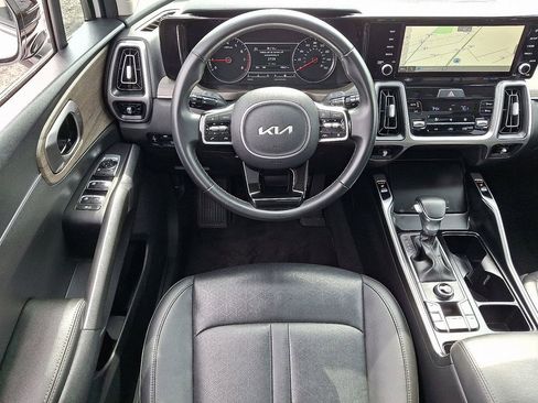 Certified 2023 Kia Sorento X-Line EX image 12