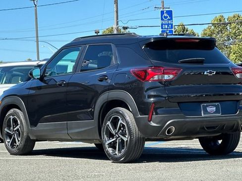 Used 2022 Chevrolet TrailBlazer RS FWD image 8