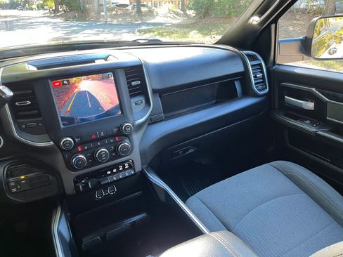 Used 2022 RAM 2500 Big Horn w/ Level C Equiment Group AWD/4WD image 17