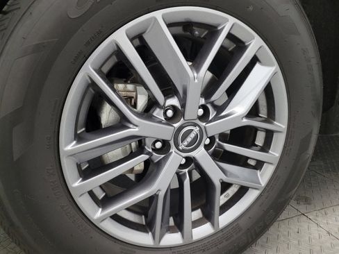 Used 2024 Nissan Rogue S image 31