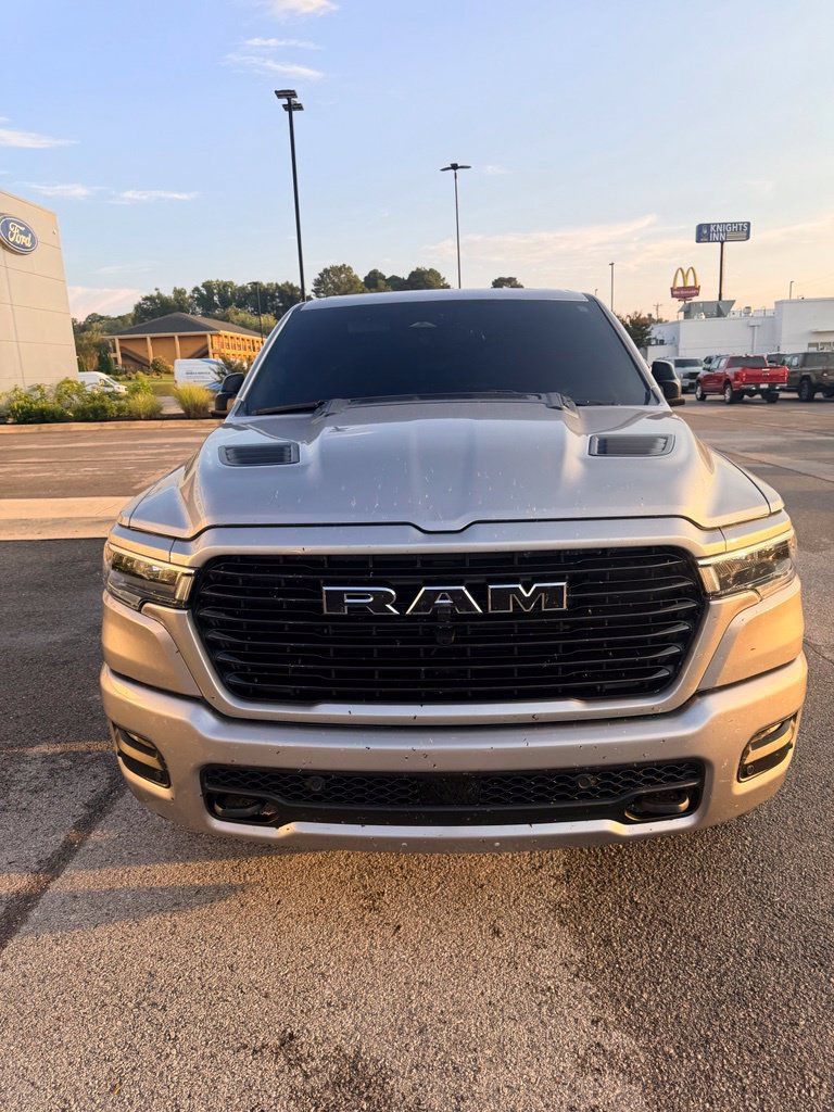 Used 2025 RAM 1500 Laramie w/ Sport Appearance Package AWD/4WD image 4