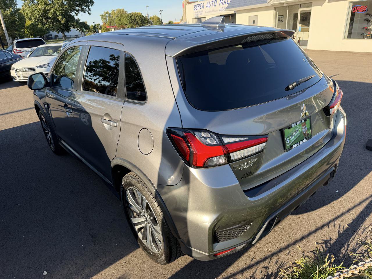 Used 2020 Mitsubishi Outlander Sport ES FWD image 11