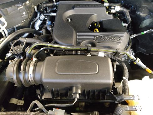 Used 2020 Ford Explorer XLT w/ Equipment Group 202A image 30