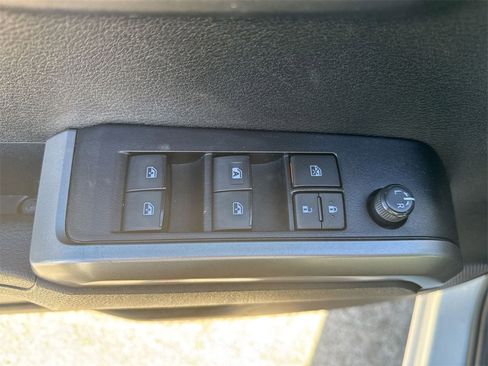 Used 2022 Toyota Tacoma SR5 w/ Technology Package image 15