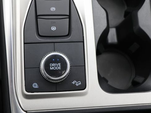 Used 2022 Ford Explorer XLT w/ Equipment Group 202A image 24