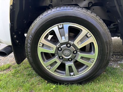 Used 2019 Toyota Tundra Platinum AWD/4WD image 28
