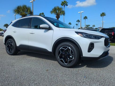 New 2026 Ford Escape Platinum w/ Premium Technology Package image 2