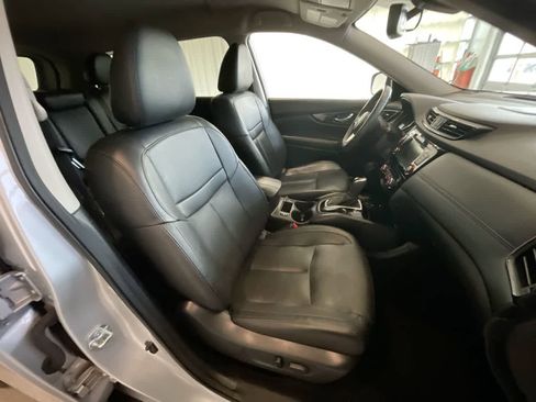 Used 2019 Nissan Rogue SL image 24
