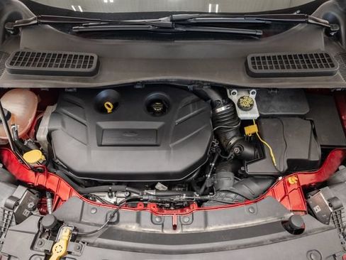 Used 2017 Ford Escape Titanium FWD image 3