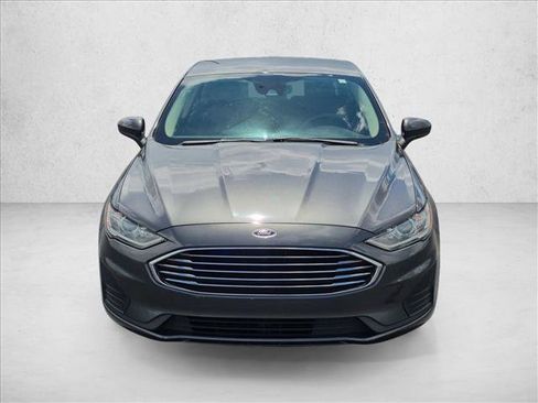 Used 2020 Ford Fusion SE FWD image 2