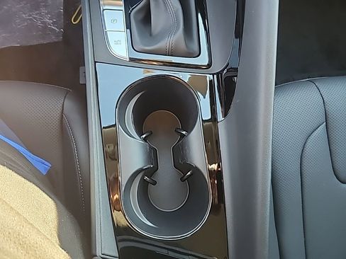 New 2026 Hyundai Elantra Limited image 23