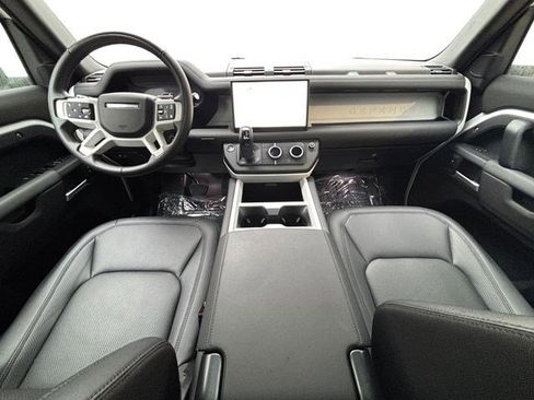 Used 2025 Land Rover Defender 110 S image 13