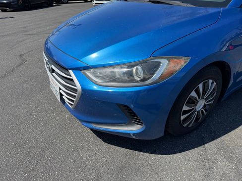Used 2017 Hyundai Elantra SE FWD image 4
