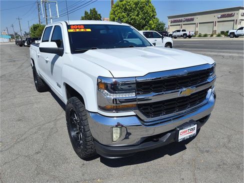 Used 2018 Chevrolet Silverado 1500 LT w/ Texas Edition AWD/4WD image 3