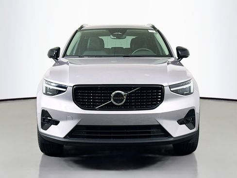 Used 2026 Volvo XC40 B5 Plus AWD/4WD image 2