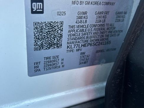 Used 2025 Chevrolet Trax LT w/ LT Convenience Package FWD image 4