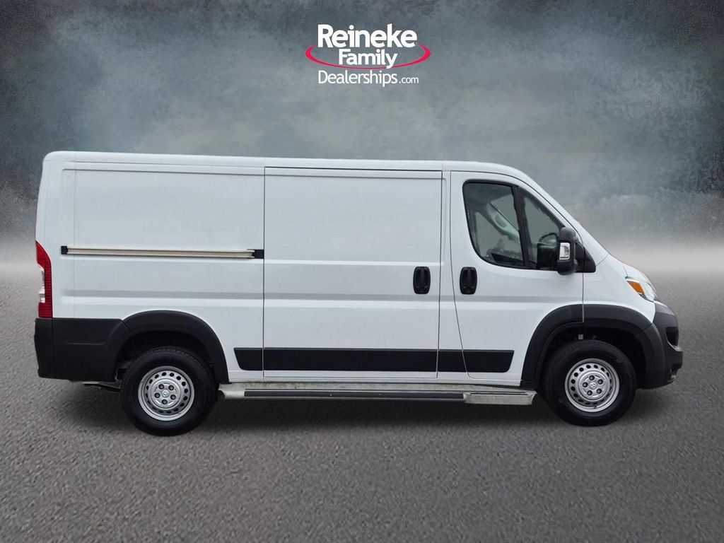 Used 2025 RAM ProMaster 2500 w/ U-Haul Equipment Group FWD image 5