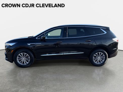 Used 2024 Buick Enclave Premium image 7