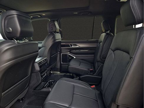 New 2026 Jeep Grand Wagoneer L Limited AWD/4WD image 10