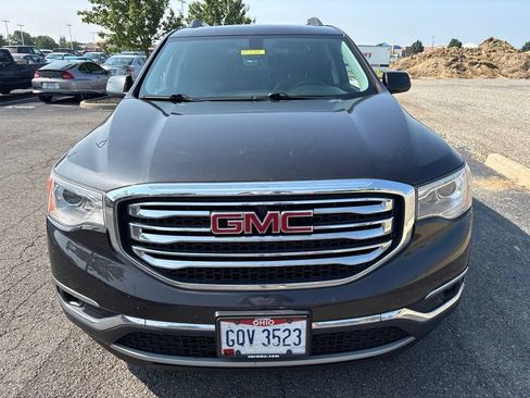 Used 2017 GMC Acadia SLT FWD image 2