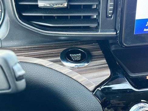 Used 2023 Ford Explorer Limited w/ Equipment Group 301A image 18