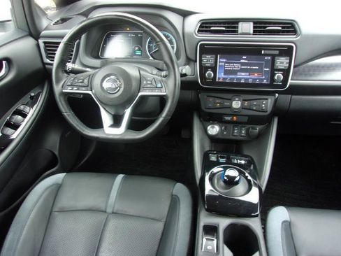 Used 2018 Nissan Leaf SL w/ SL Technology Package FWD image 29