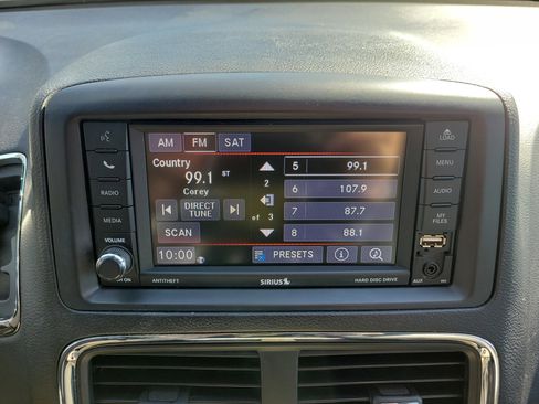 Used 2019 Dodge Grand Caravan SXT image 31