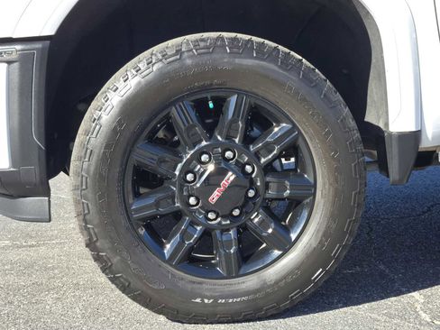 Certified 2025 GMC Sierra 2500 AT4 w/ Technology Package image 12