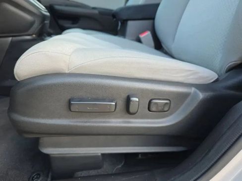 Used 2016 Honda CR-V EX image 17