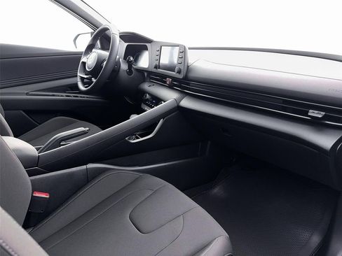 New 2026 Hyundai Elantra Sport FWD image 15