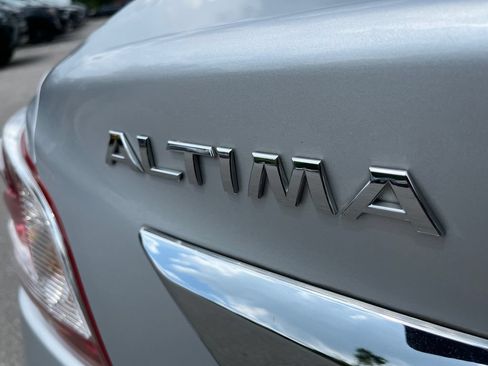 Used 2013 Nissan Altima 2.5 SV FWD image 38