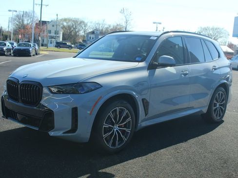 New 2026 BMW X5 xDrive50e w/ M Sport Package AWD/4WD image 3