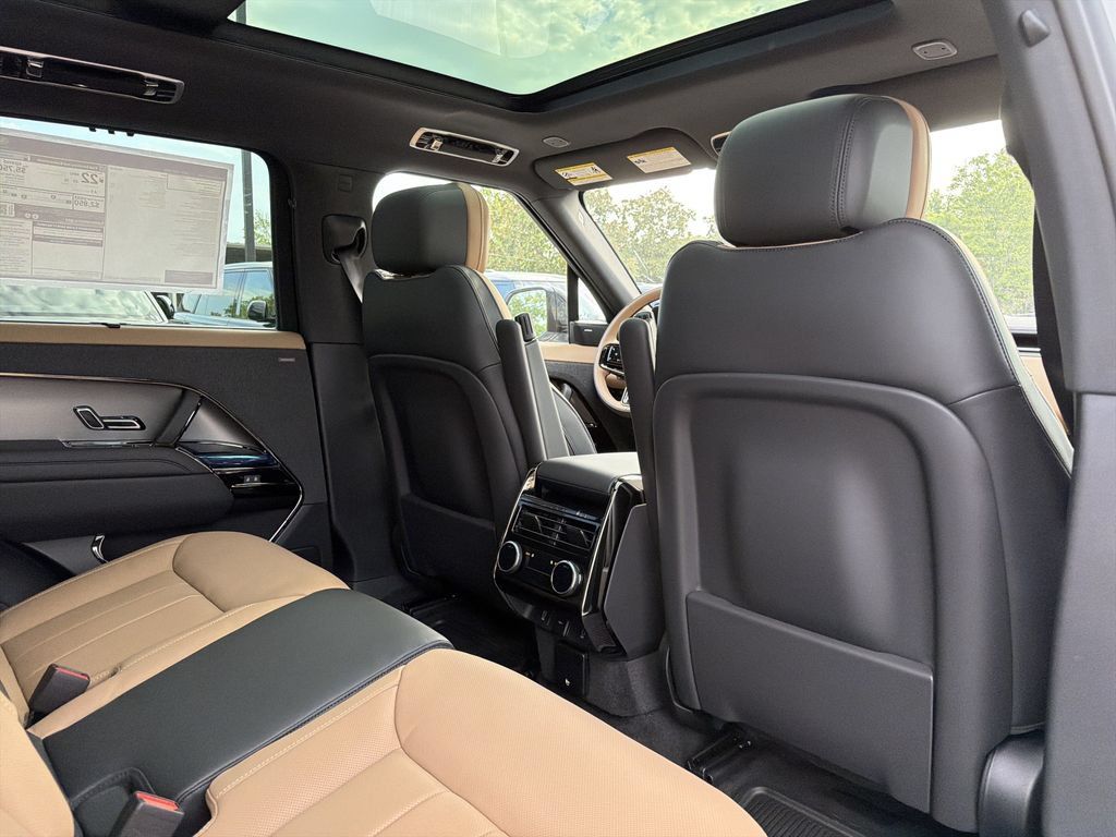 New 2026 Land Rover Range Rover Sport Dynamic SE AWD/4WD image 15