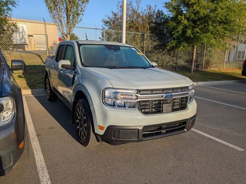 Used 2022 Ford Maverick Lariat w/ Lariat Luxury Package image 2