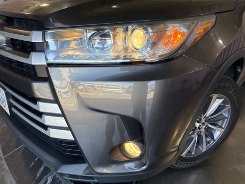 Used 2019 Toyota Highlander XLE FWD image 9