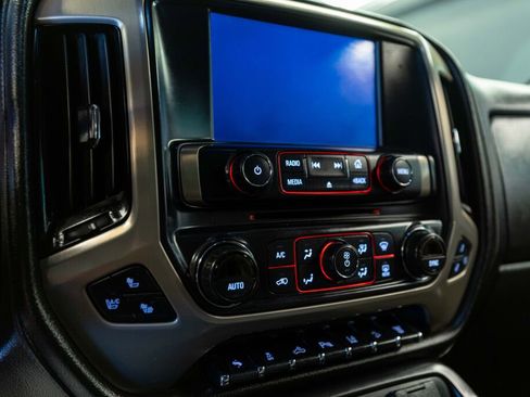 Used 2015 GMC Sierra 2500 Denali w/ Duramax Plus Package image 10