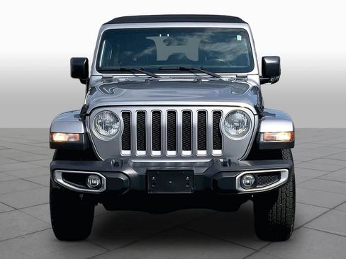 Used 2018 Jeep Wrangler Unlimited Sahara w/ Dual Top Group AWD/4WD image 4