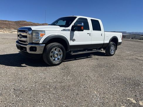 Used 2015 Ford F350 Lariat w/ Chrome Package image 4