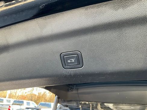 Used 2021 Chevrolet Suburban High Country image 20