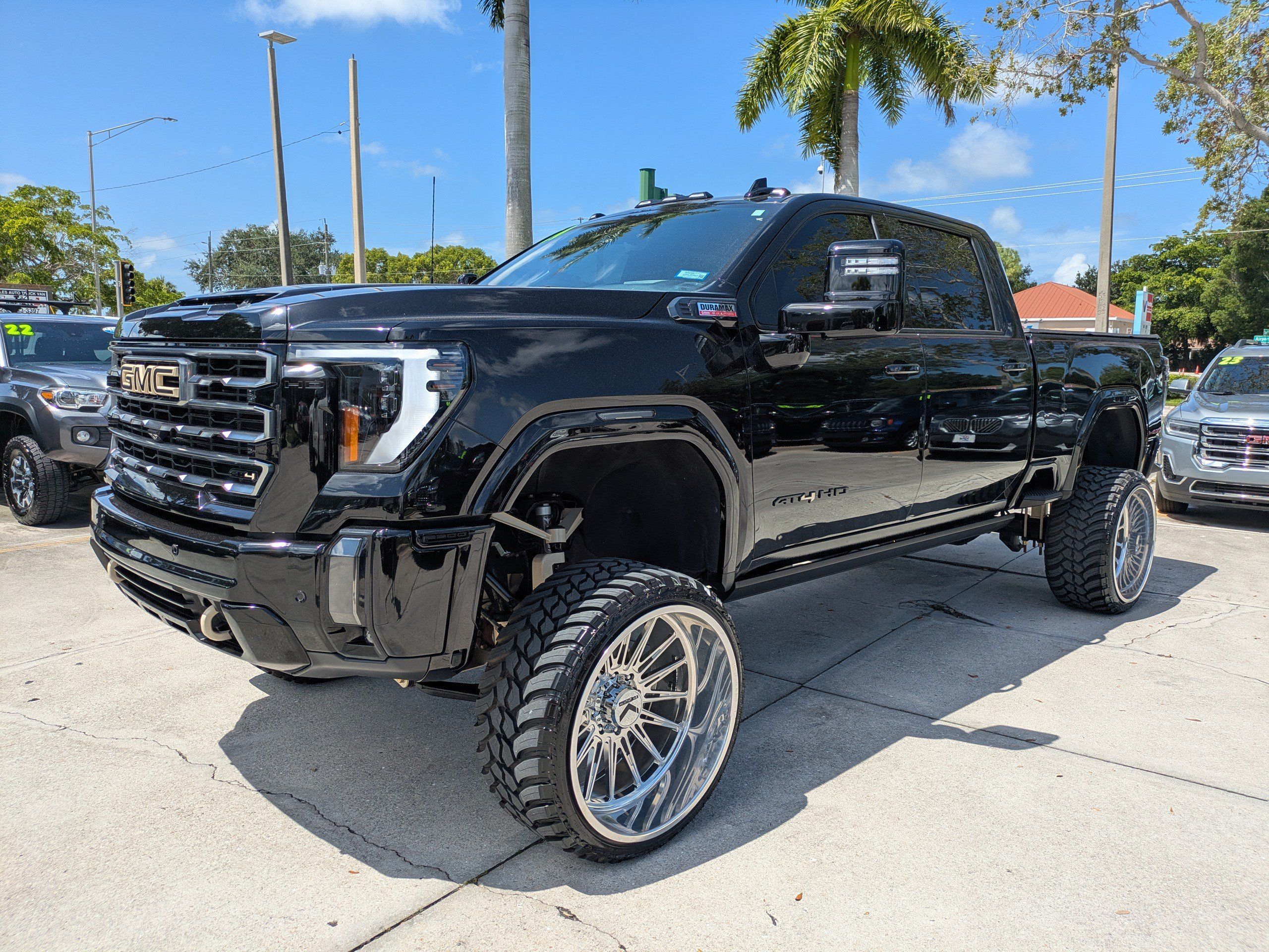 Used 2024 GMC Sierra 2500 AT4 w/ AT4 Premium Plus Package AWD/4WD image 7