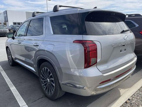 Used 2025 Hyundai Palisade Calligraphy image 3